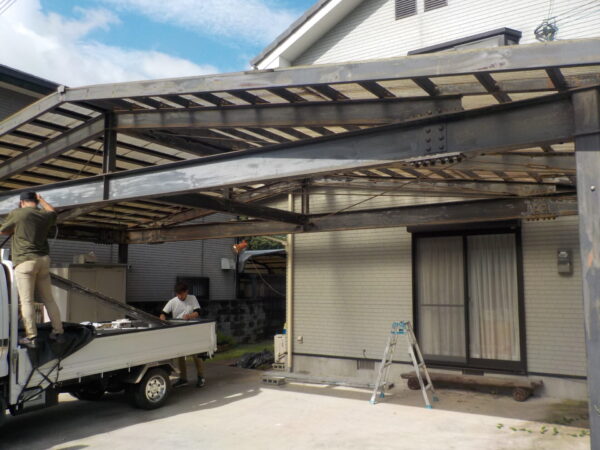 【和歌山県海南市N様邸】ガレージ塗装工事スタートします。